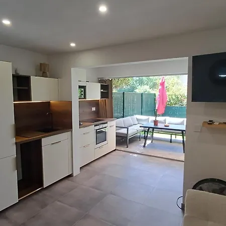 דירה L'ecrin Du Sud 4p Elegant, Clim , Piscine, 50m Village Naturiste אגדה